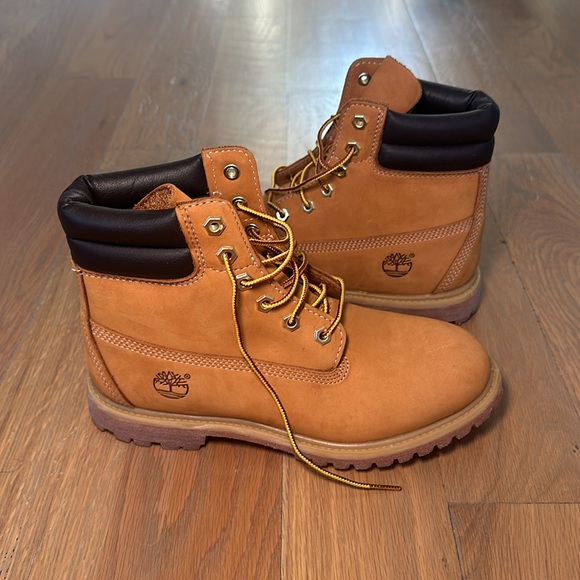 BRAND NEW Timberland Women’s Linden Woods Boot Size 8.5 - Picture 8 of 12